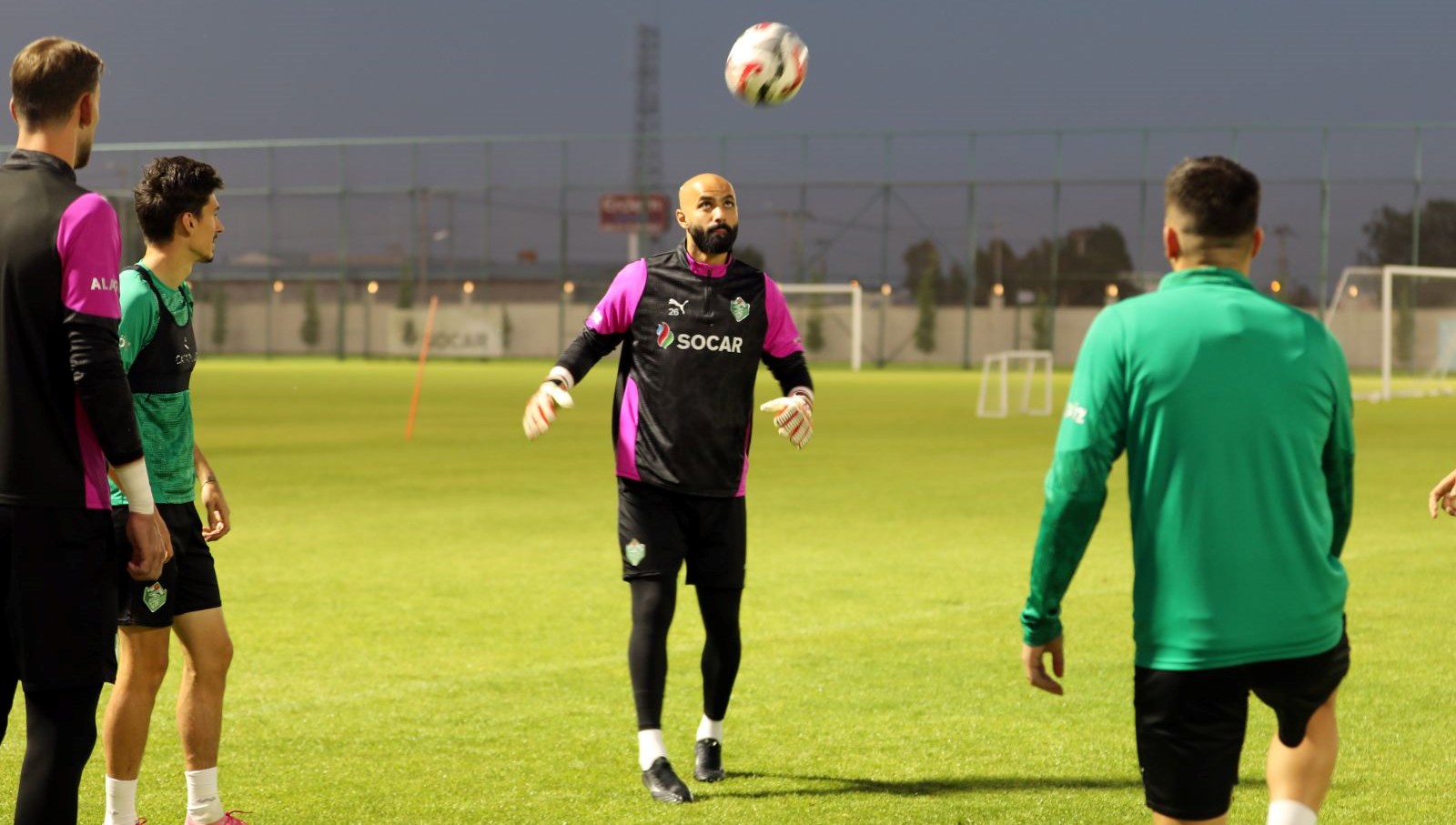 bir donemsampiyonlar ligindeydi simdi igdirda oynuyor buradaki insanlar cok sicak 4c7I9yhu