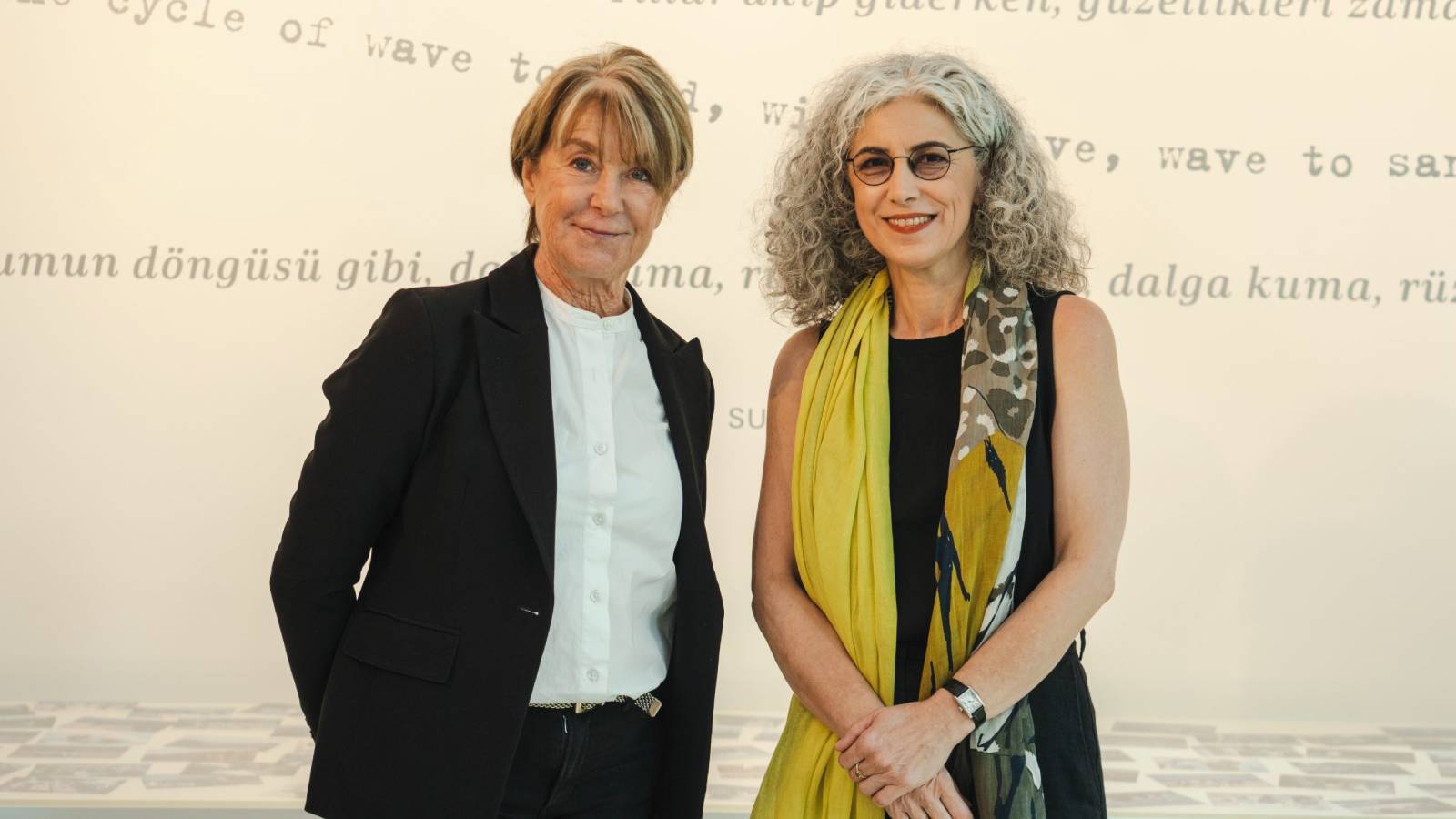 feminist sanatci suzanne lacynin birliktetog ther sergisi sabanci universitesi sakip sabanci muzesinde acildi neubeAxZ