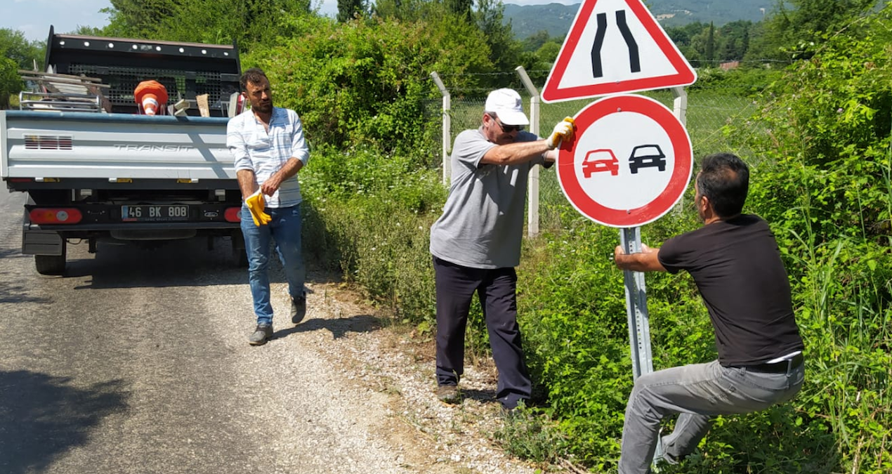19 bin 46 trafik levhasi apar topar kaldirildi istenedeni 76VCFl3d