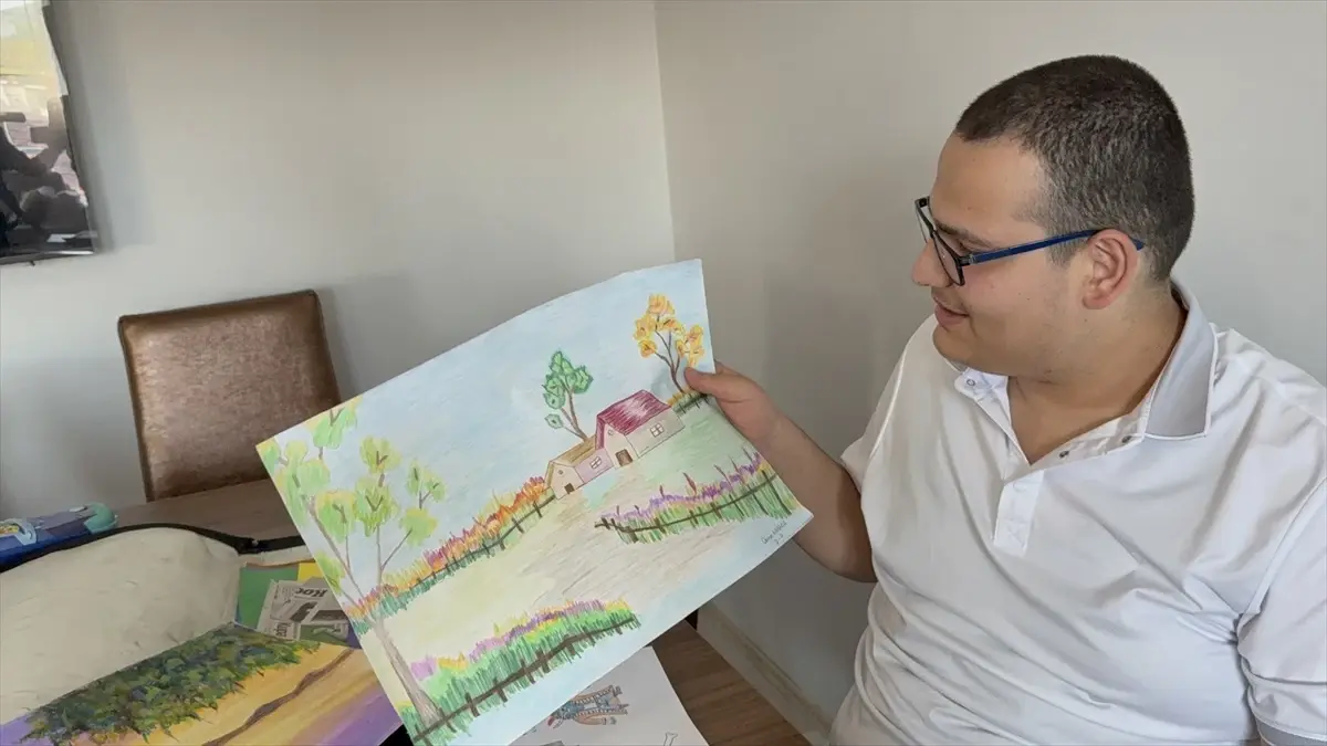 atipik otizmli osman karacanin resimle dolu hayali 6arxHyVQ.jpg