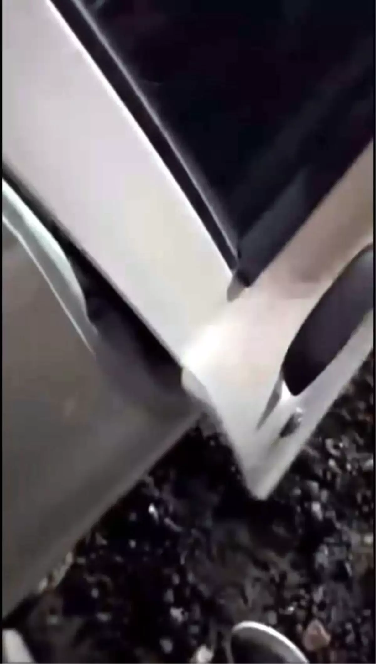 avcilarda hirsizlik 4 lastik ve ses sistemi calindi uiqQ3GAV.jpg