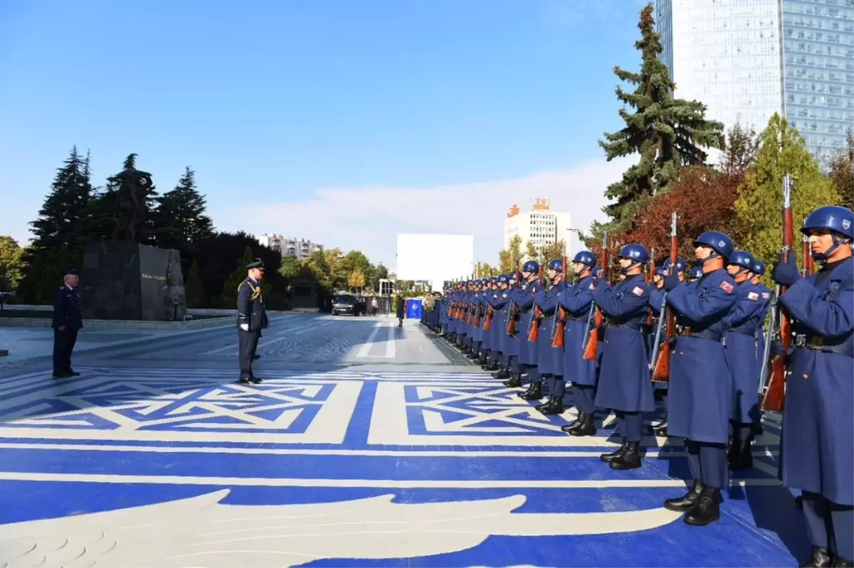 kadioglu ve smyth resmi gorusme gerceklestirdi 36CmNr9f.jpg