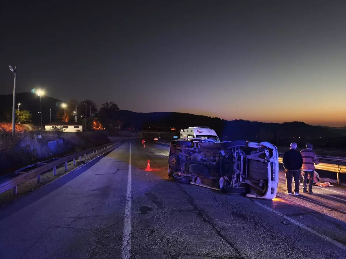 samsunda minibus kazasi 9 yarali 71IuTX5r