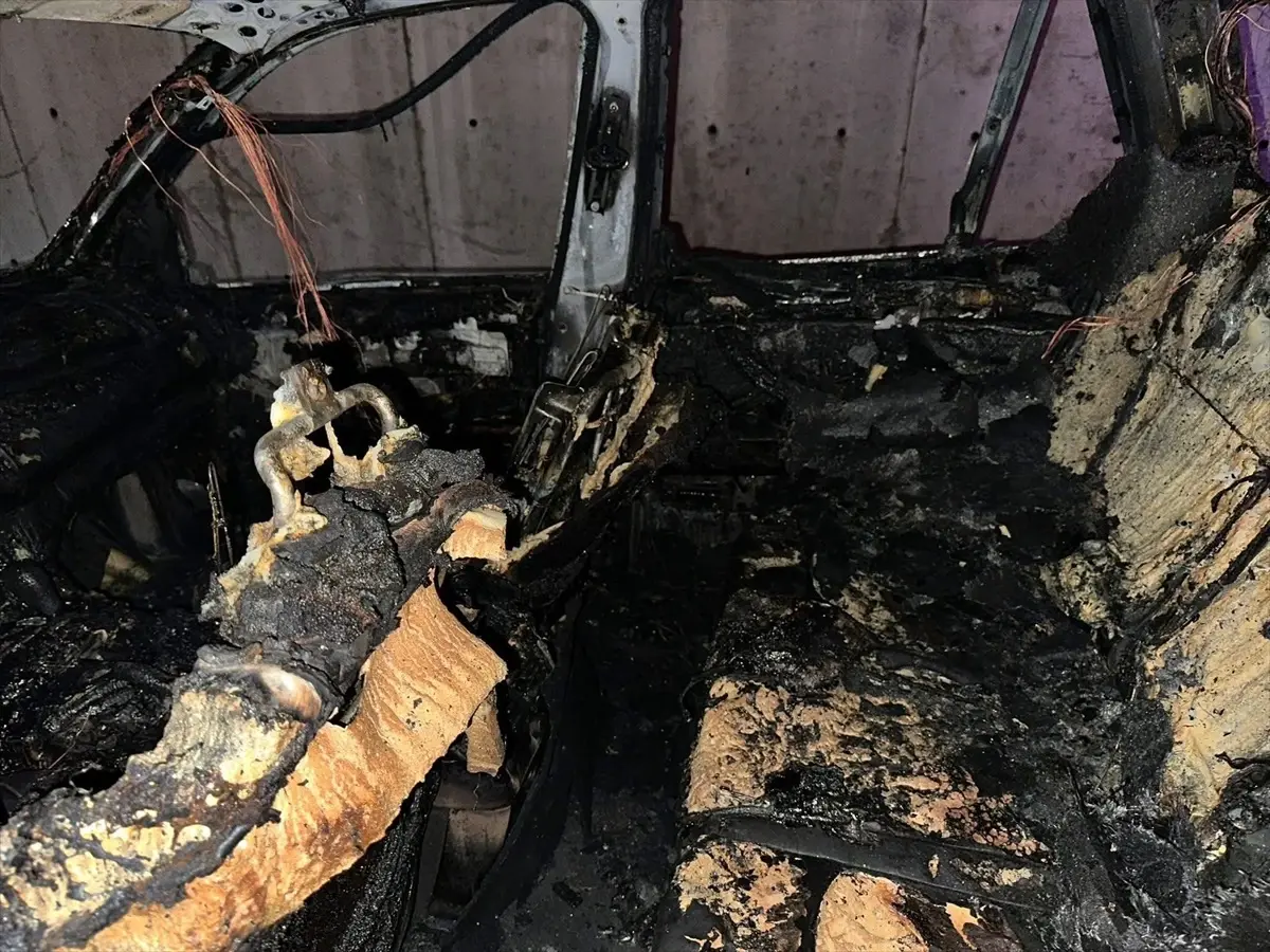 turkelide otomobil yangini 7VfMNXZC.jpg