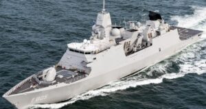 gazeteci-260-tllik-cihazla-gorevdeki-harp-gemisine-sizinca-olanlar-oldu-LTTdjFdG