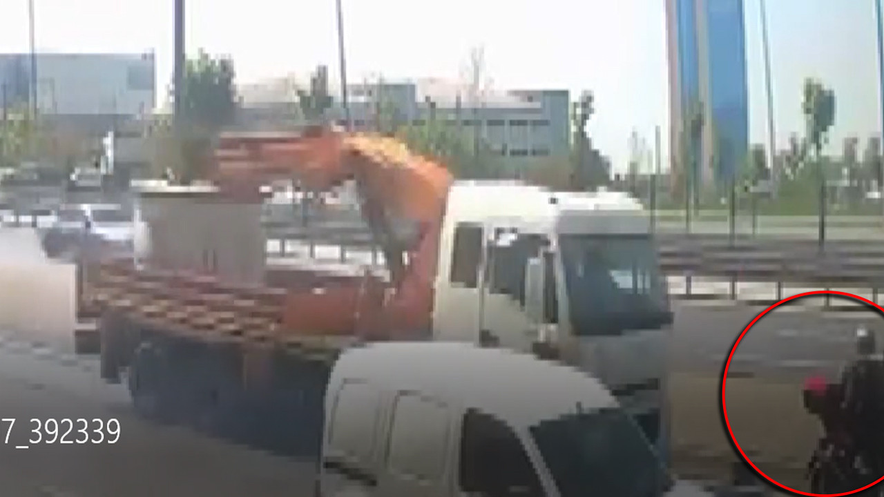 Avcılar’da TIR ile Motosiklet Arasında Korkunç Çarpışma: İki Yaralı